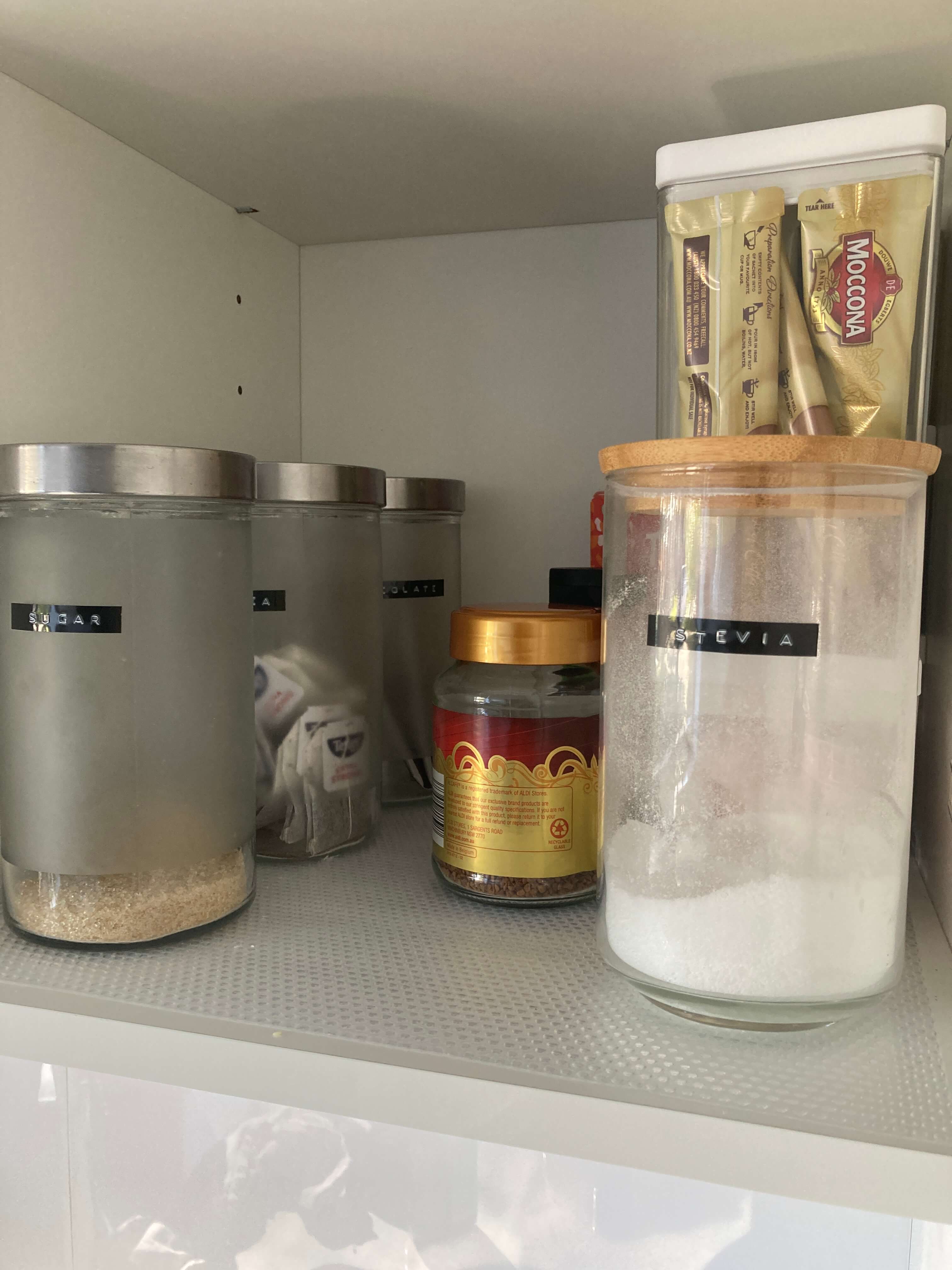 Small Kitchen Organization