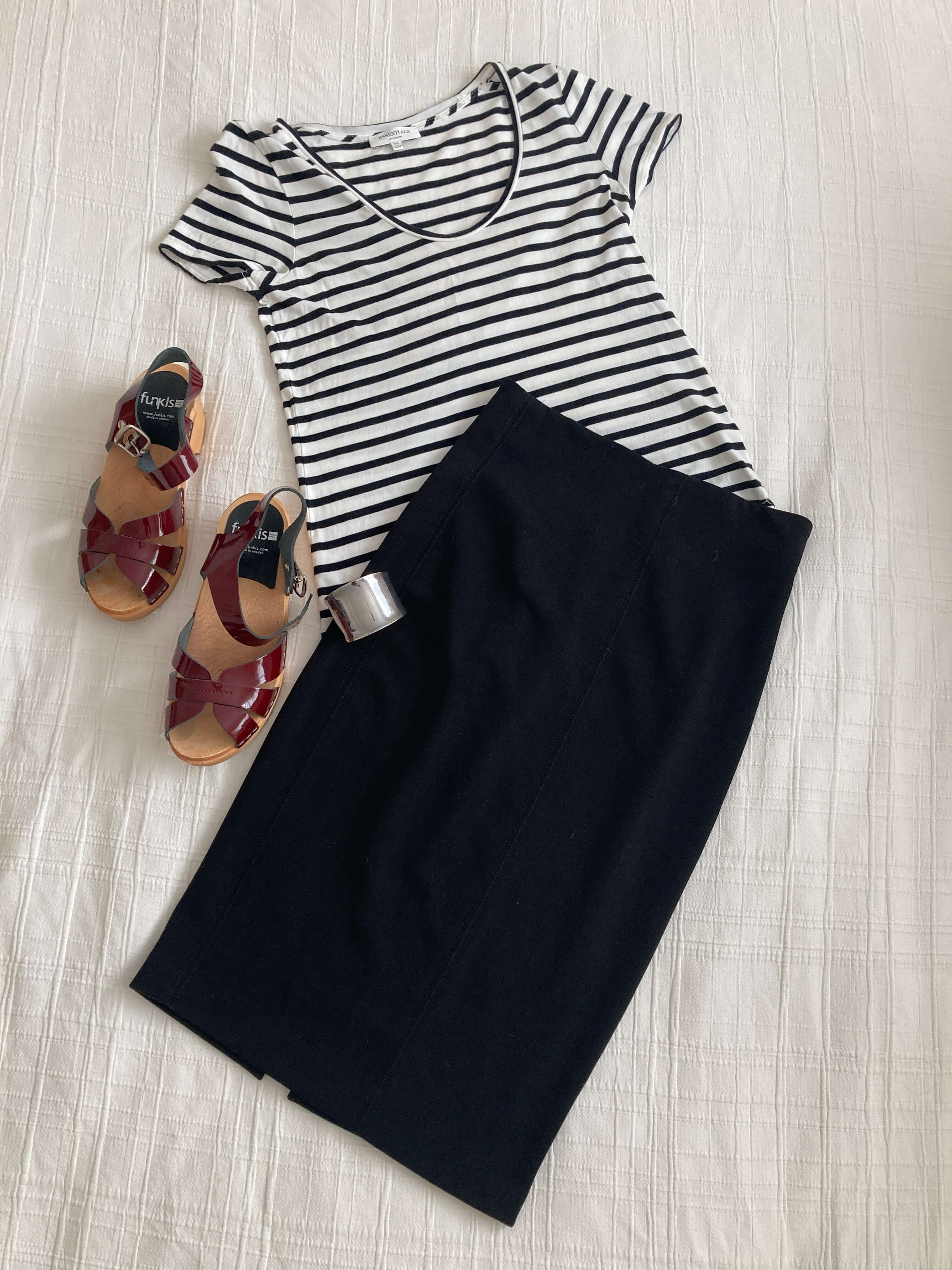 clack and white t-shirt with burgundy clogs for style tips