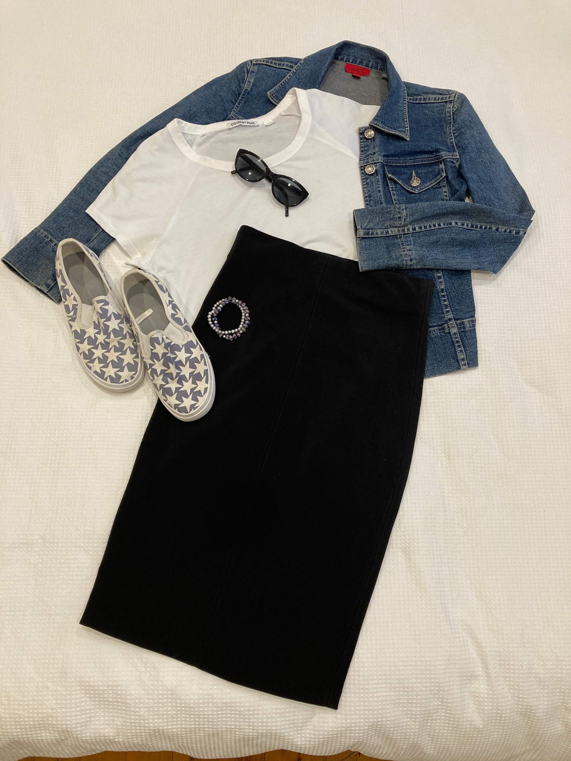 Black denim clearance pencil skirt outfit