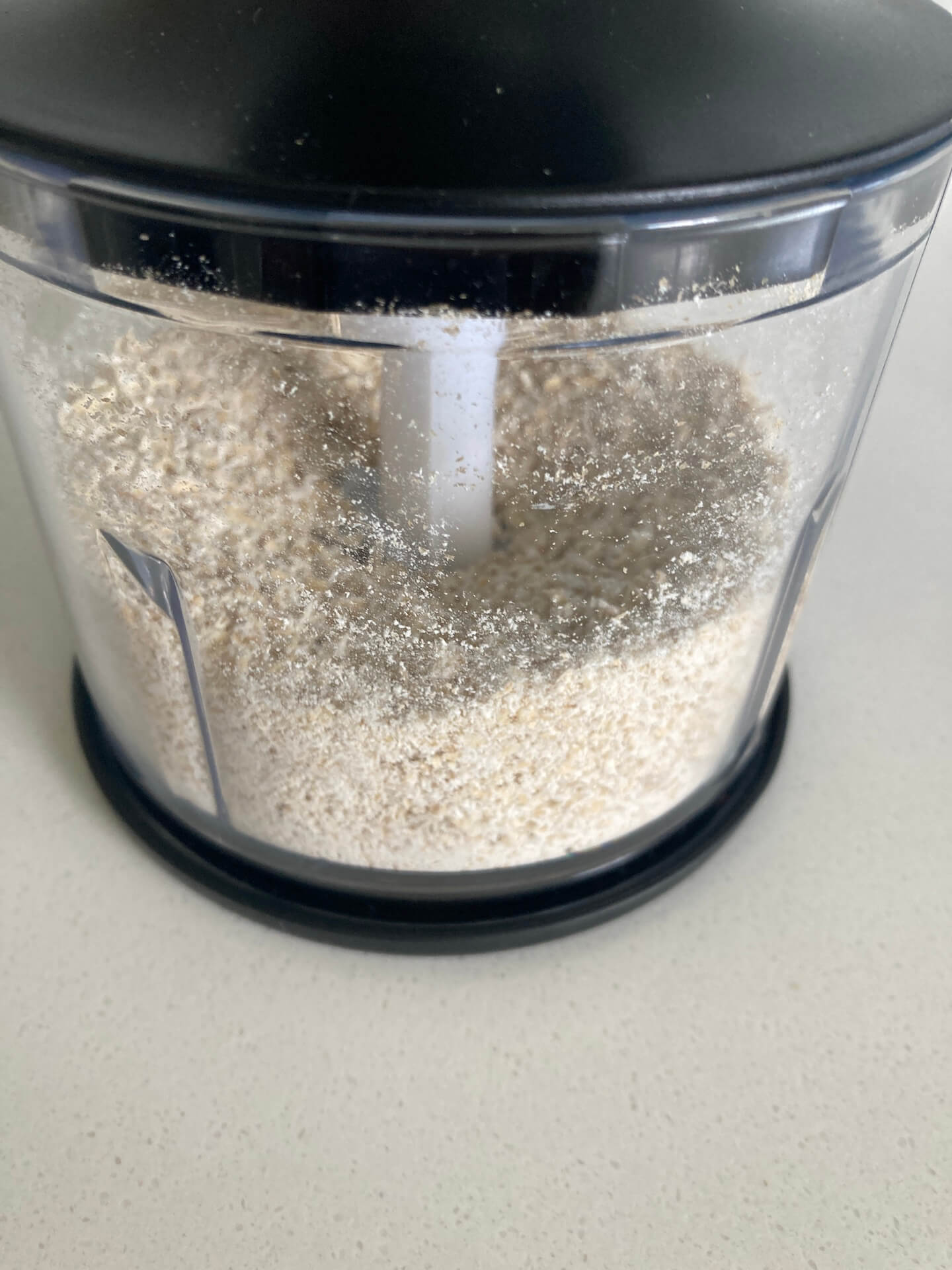 blending oats to make oat flour