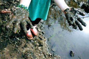 messy sensory play