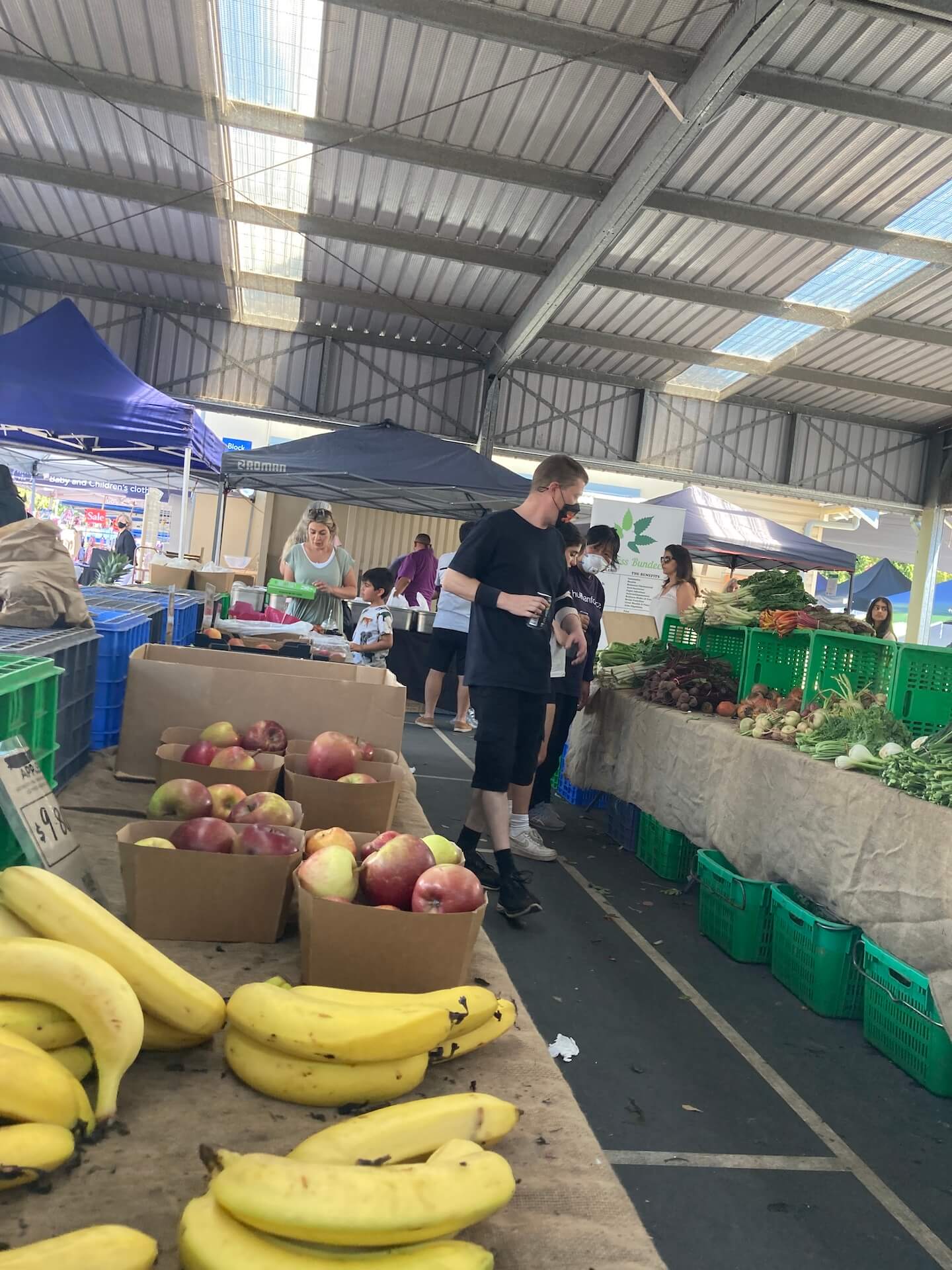 farmers market for spring bucket list