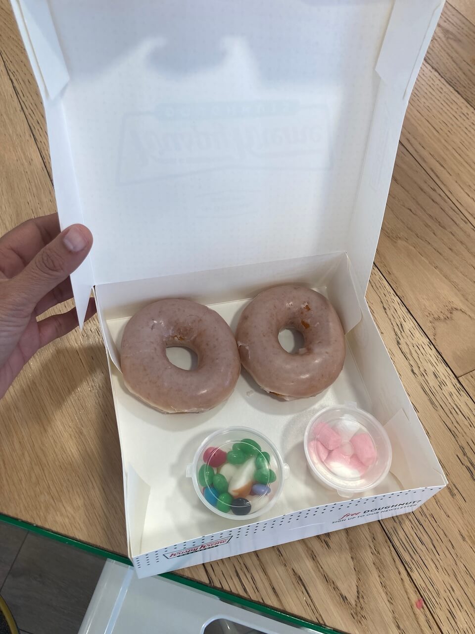 doughnut decorating