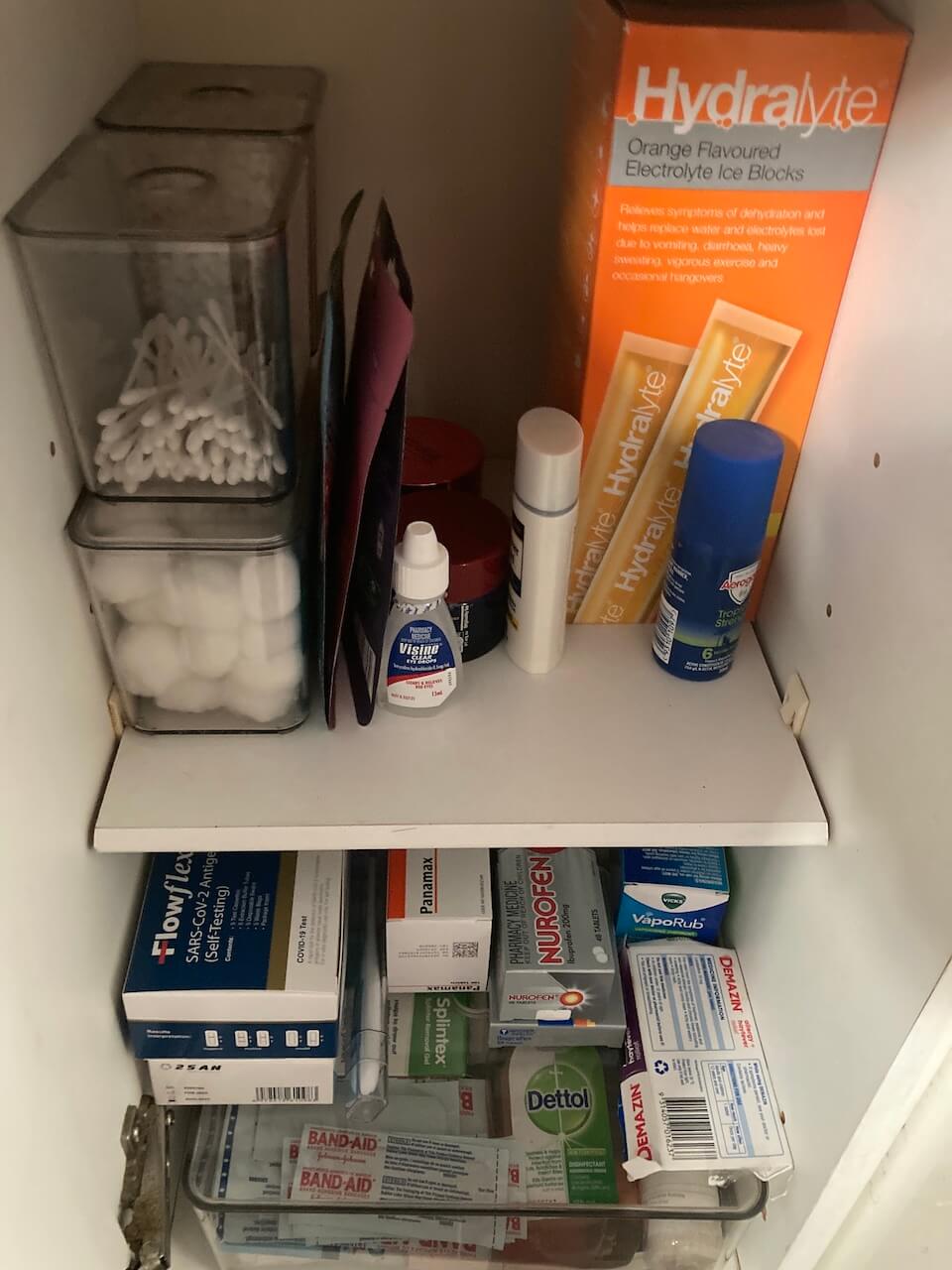 Organizing your medicine cabinet. : r/lifehacks