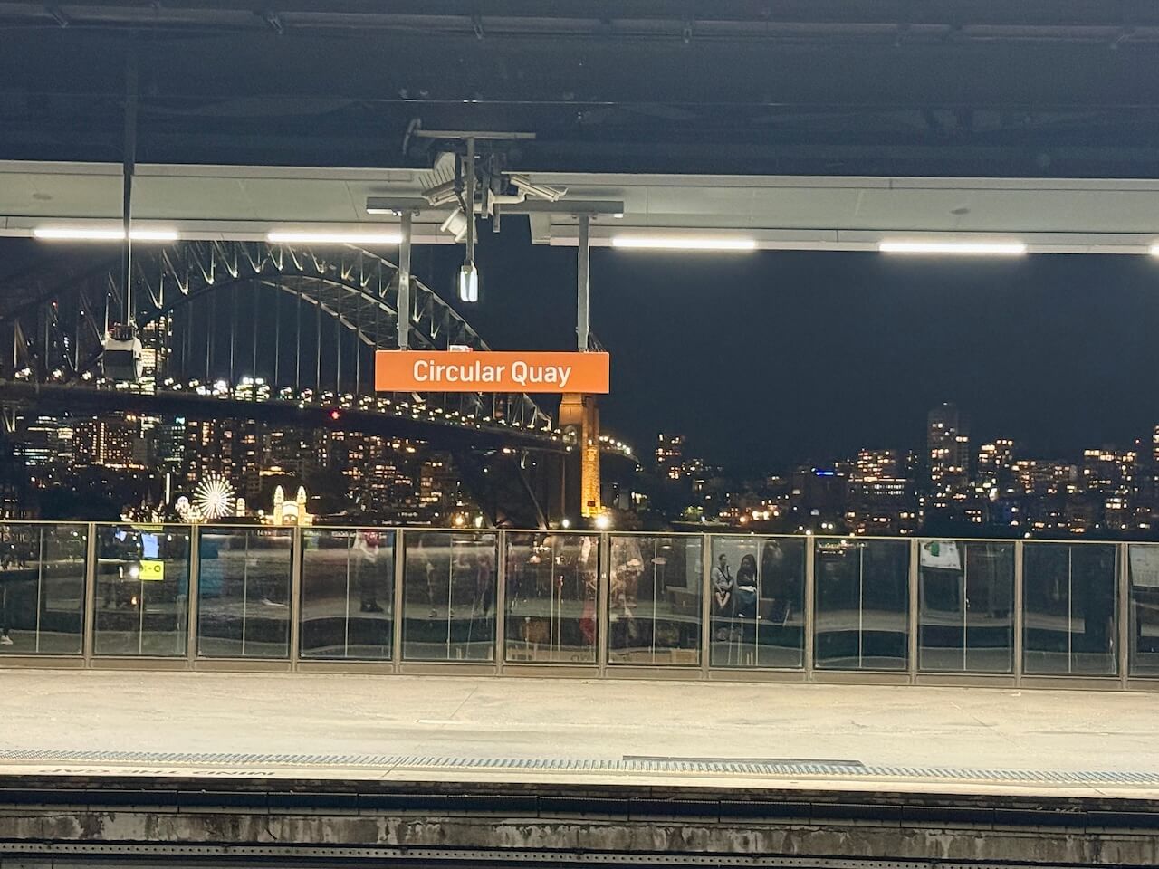 happy Good Friday, post-Circular Quay station