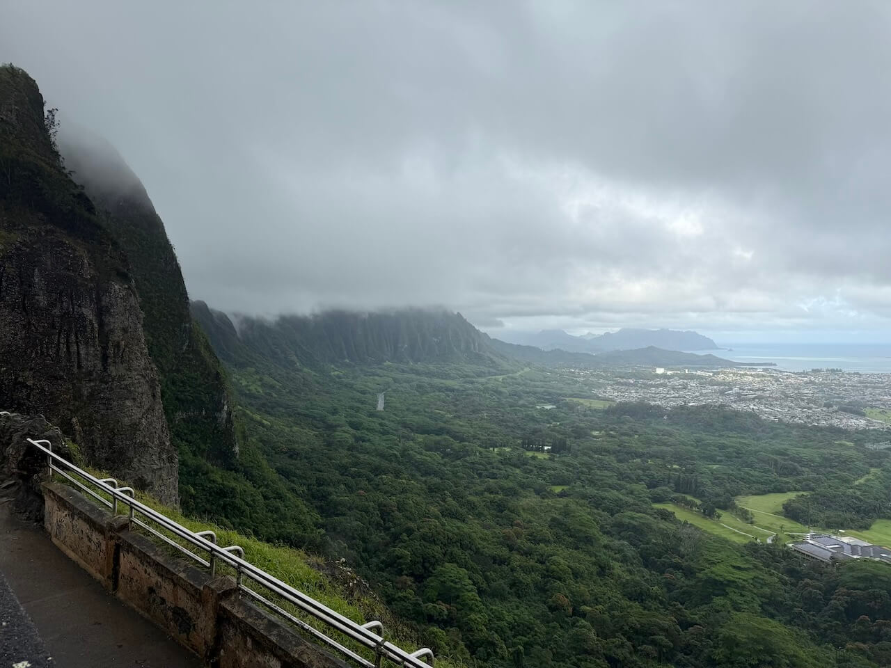 Nuʻuanu Pali Lookout