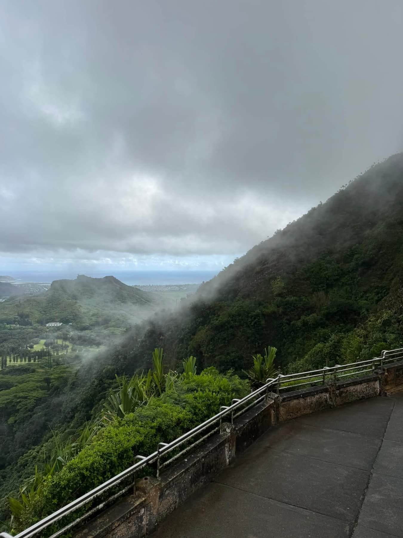 Nuʻuanu Pali Lookout