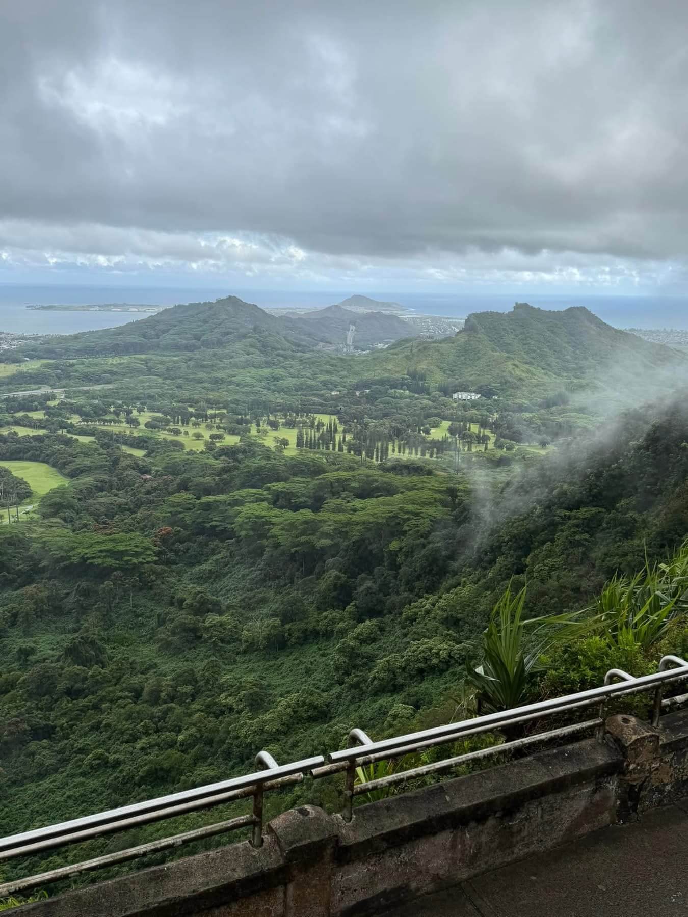 Nuʻuanu Pali Lookout
